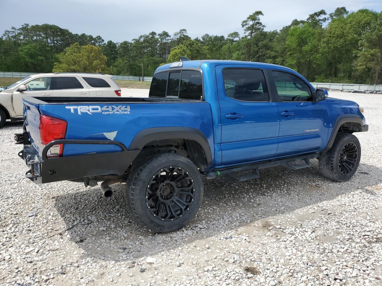 2016 TOYOTA TACOMA DOU - Фото 3