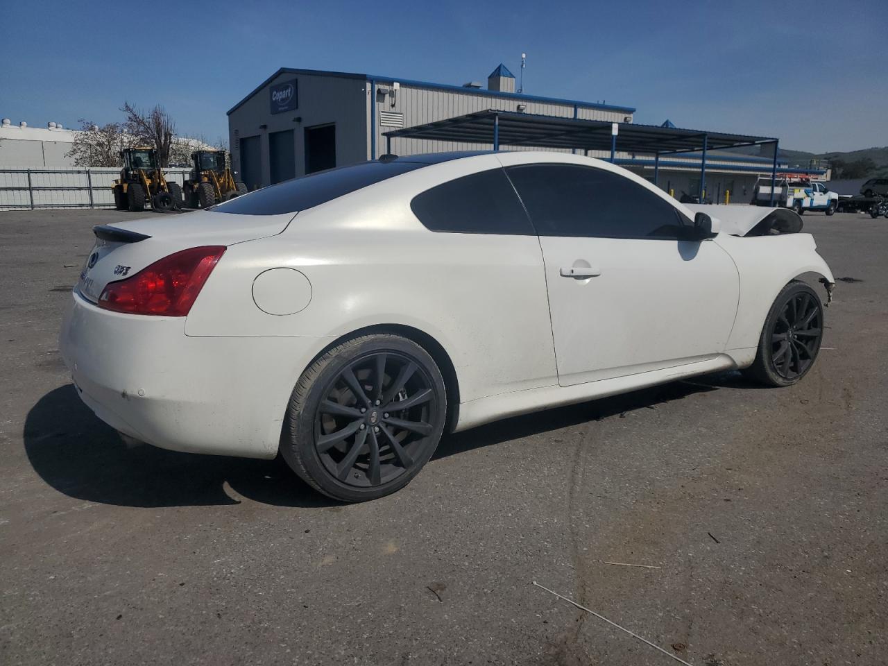 2011 INFINITI G37 BASE - Image 3