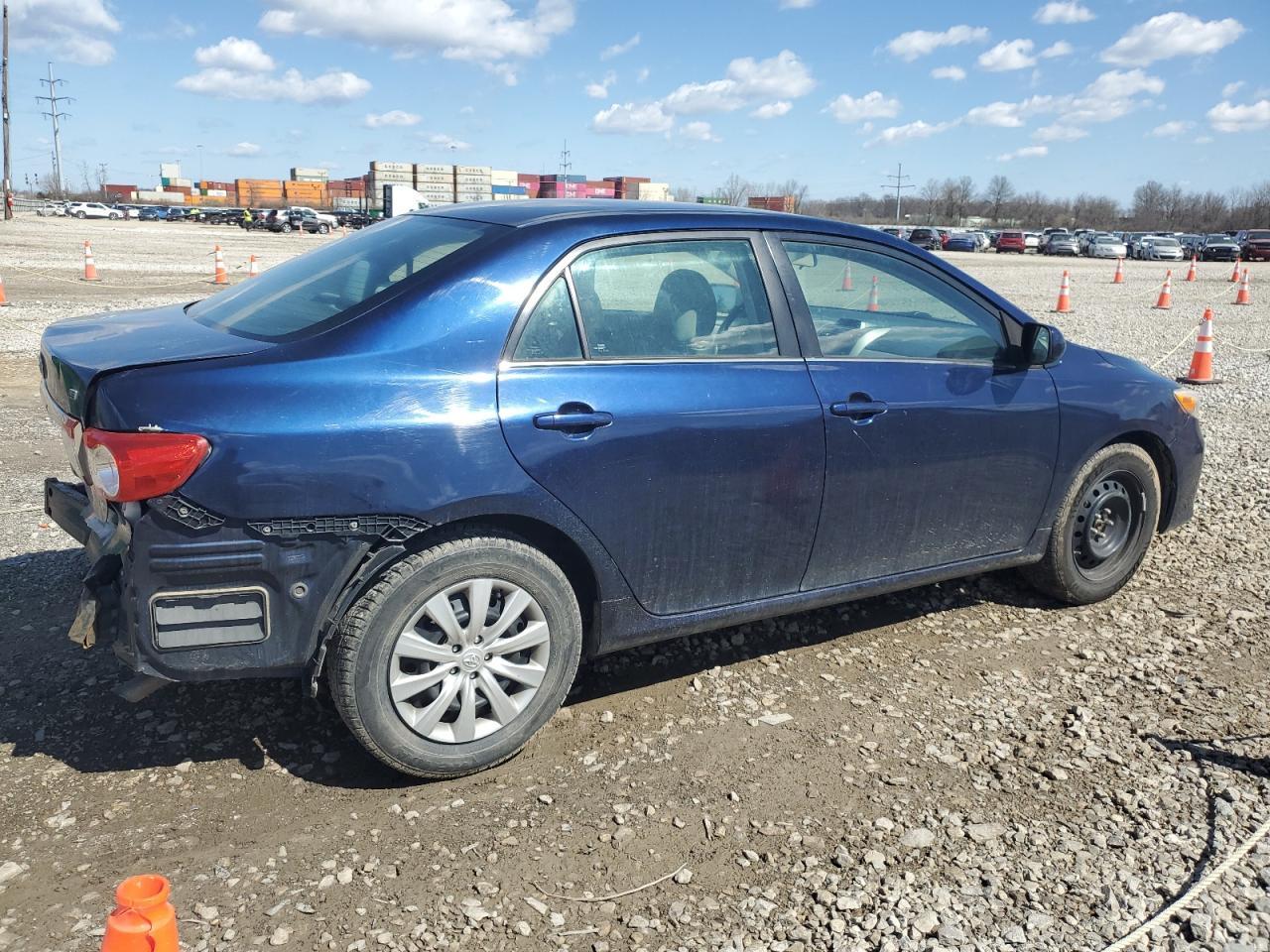 2013 TOYOTA COROLLA BA - Фото 3
