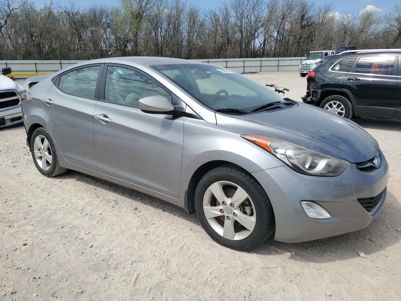 2013 HYUNDAI ELANTRA GL - Image 4