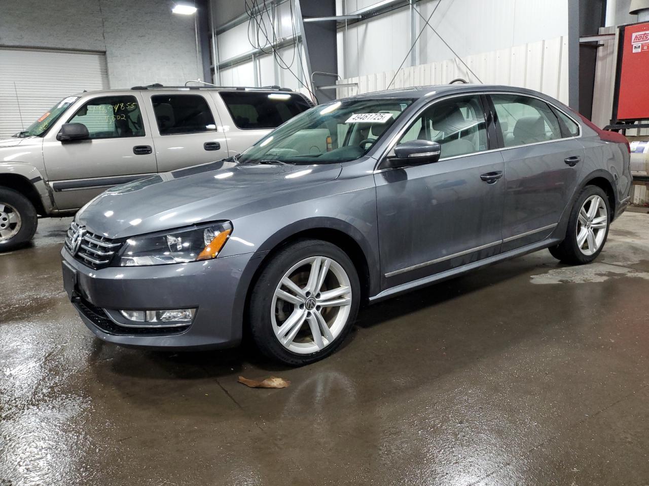2013 VOLKSWAGEN PASSAT SEL