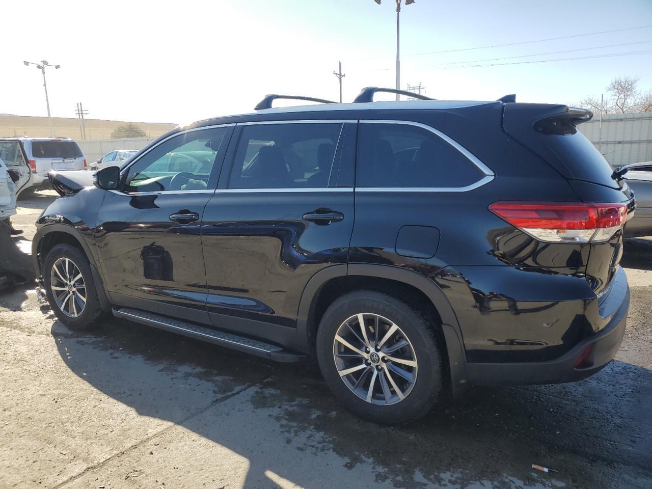 2019 TOYOTA HIGHLANDER - Фото 2
