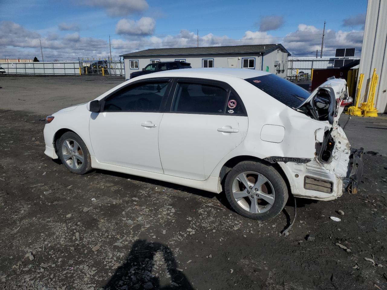 2013 TOYOTA COROLLA BA - Фото 2