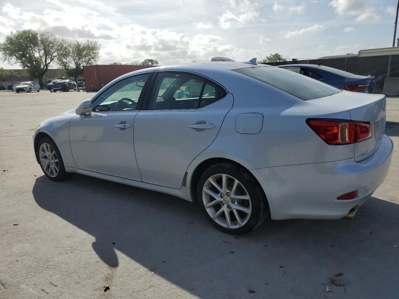 2011 LEXUS IS 250 - Фото 2