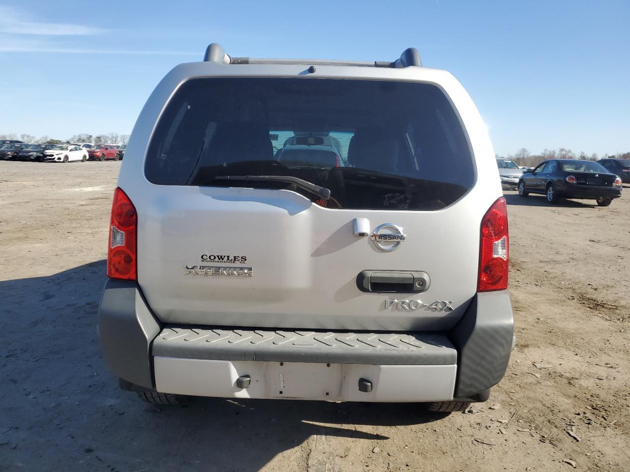 2015 NISSAN XTERRA X - Image 6