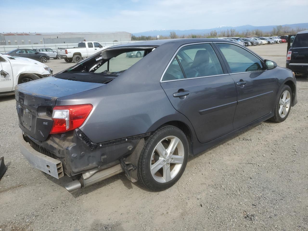 2014 TOYOTA CAMRY L - Image 3