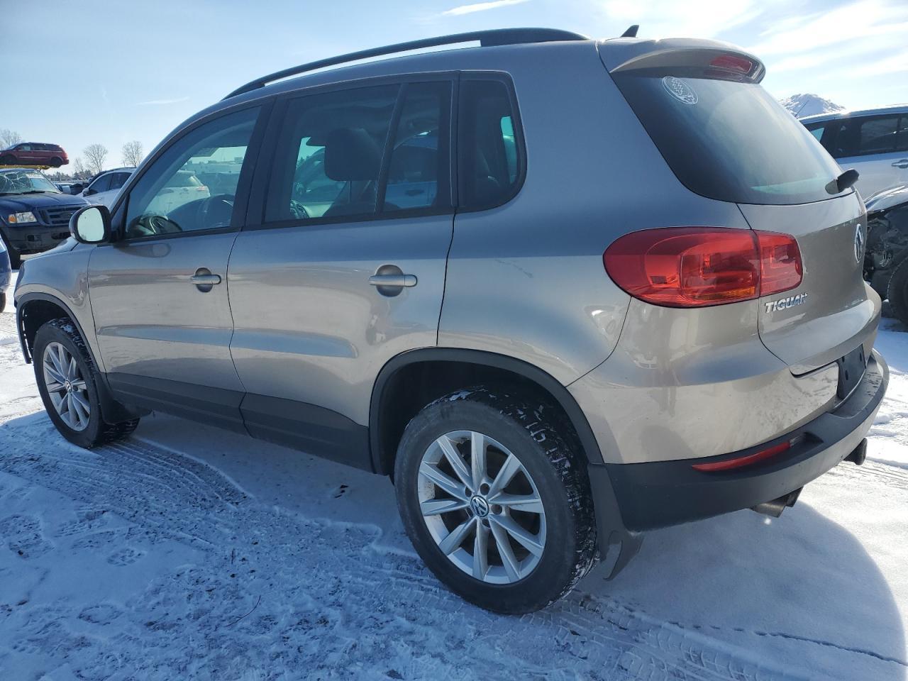 2015 VOLKSWAGEN TIGUAN S - Фото 2