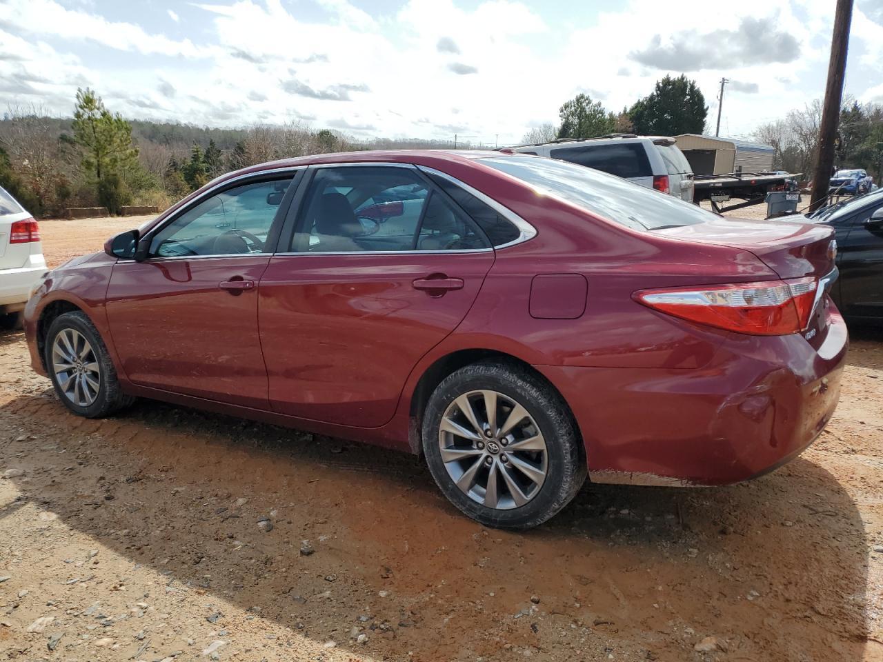 2016 TOYOTA CAMRY LE - Image 2