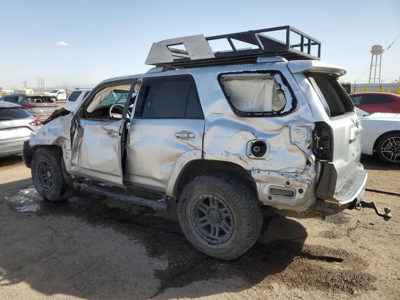 2017 TOYOTA 4RUNNER SR - Image 2