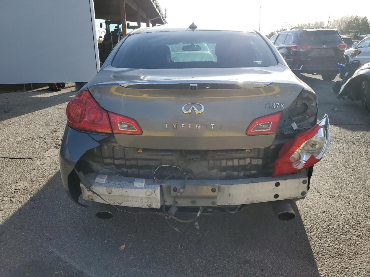 2012 INFINITI G37 - Image 6