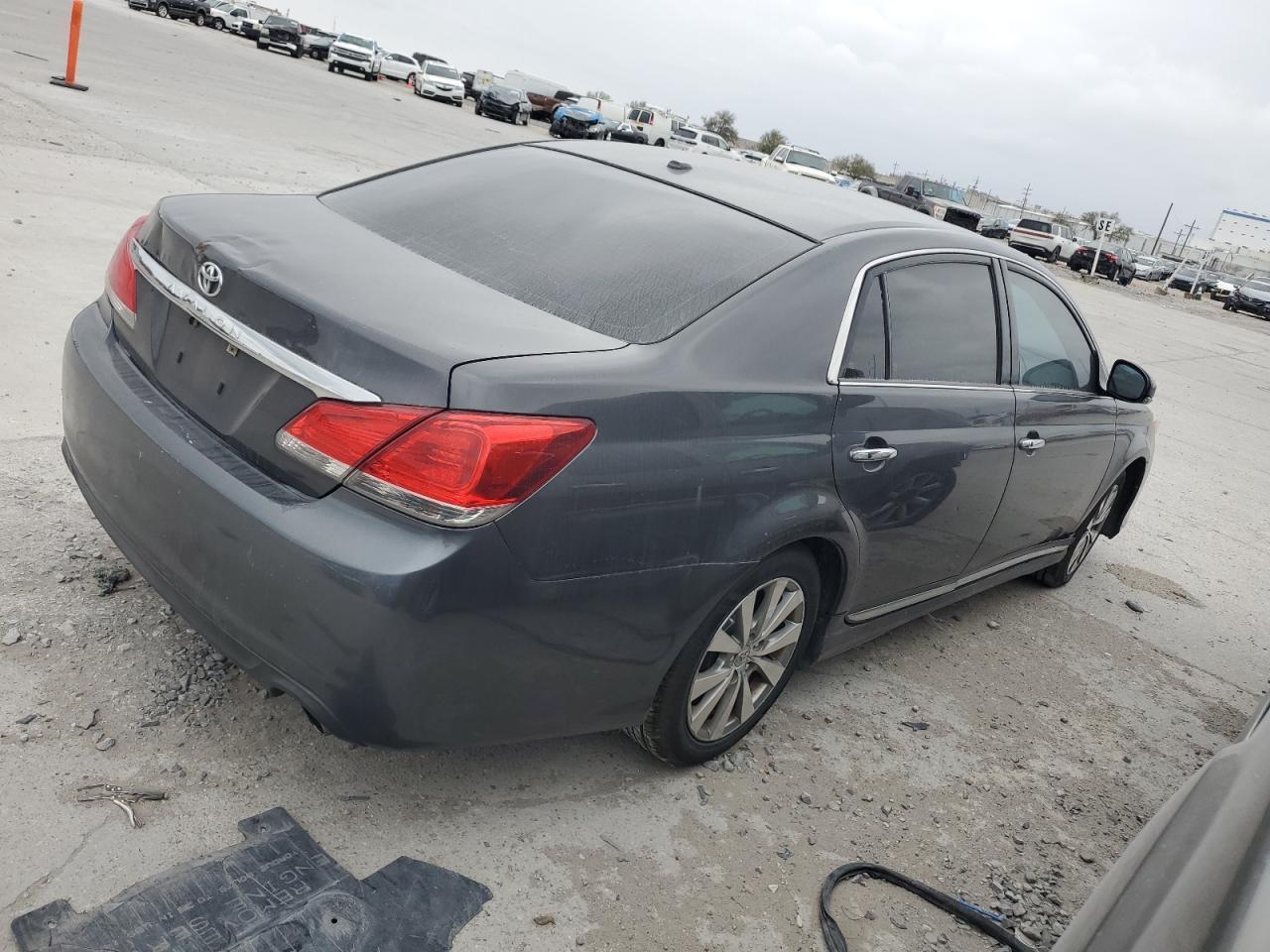 2011 TOYOTA AVALON BAS - Image 3
