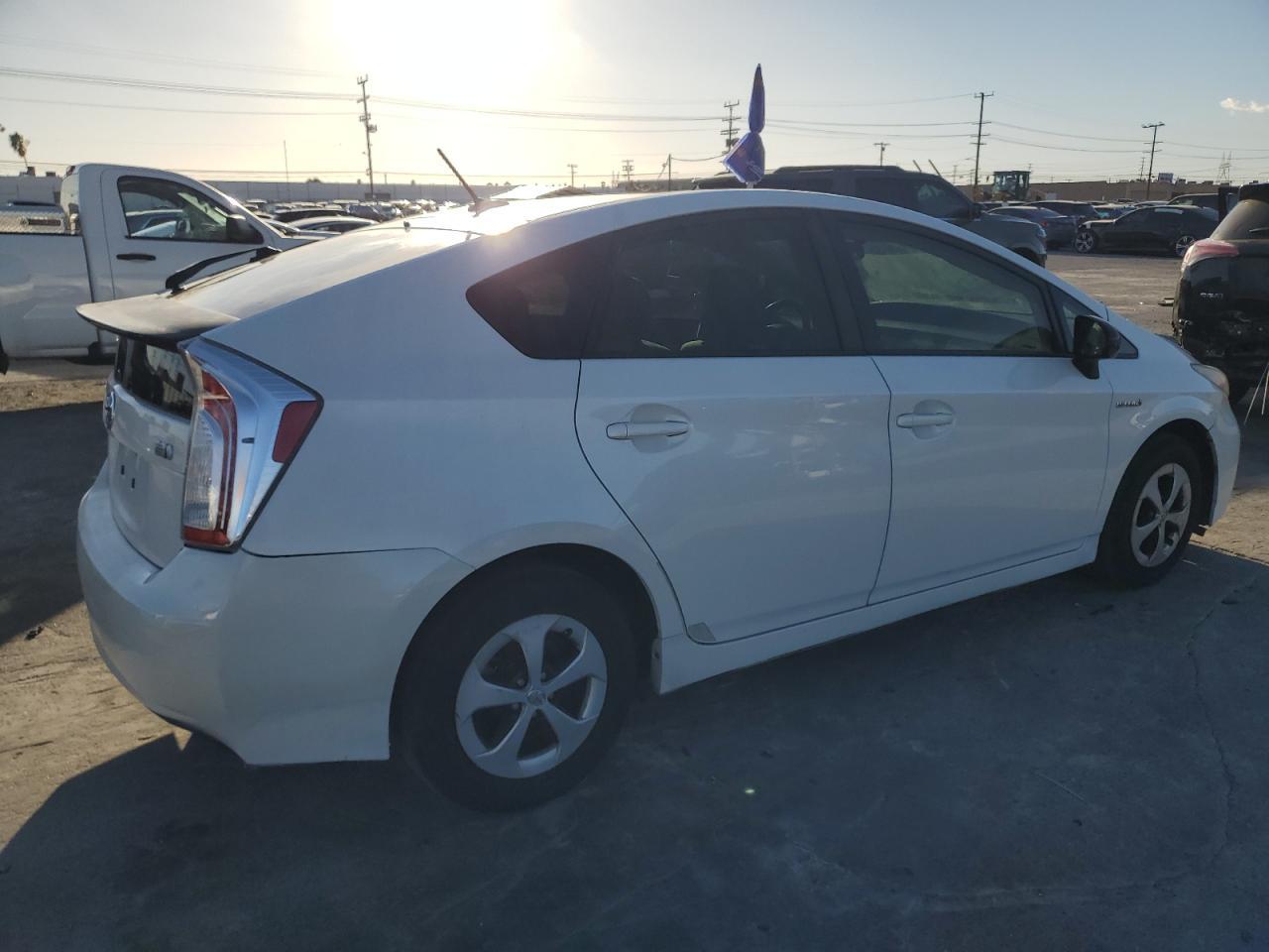 2013 TOYOTA PRIUS - Фото 3