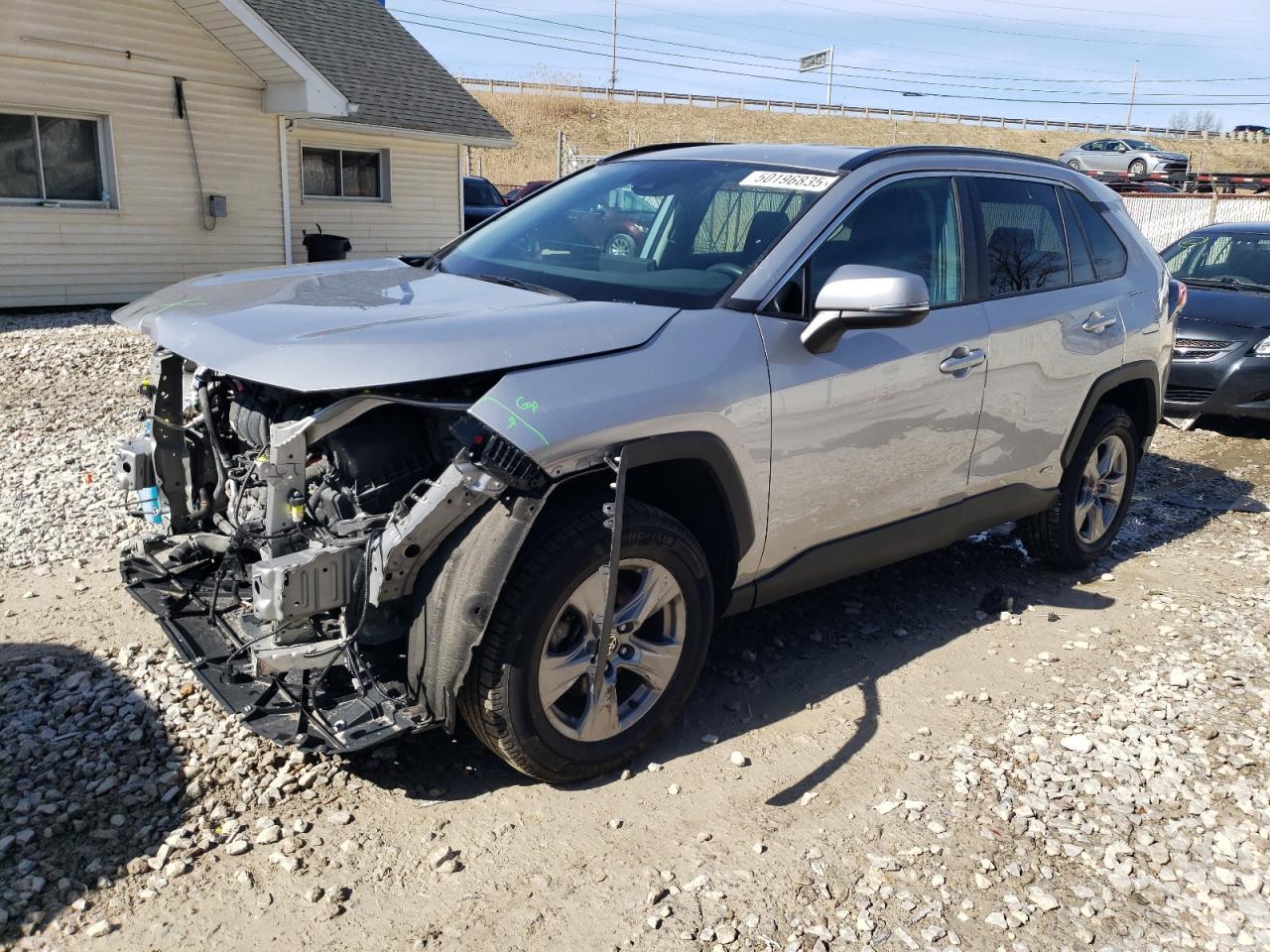 2022 TOYOTA RAV4 XLE