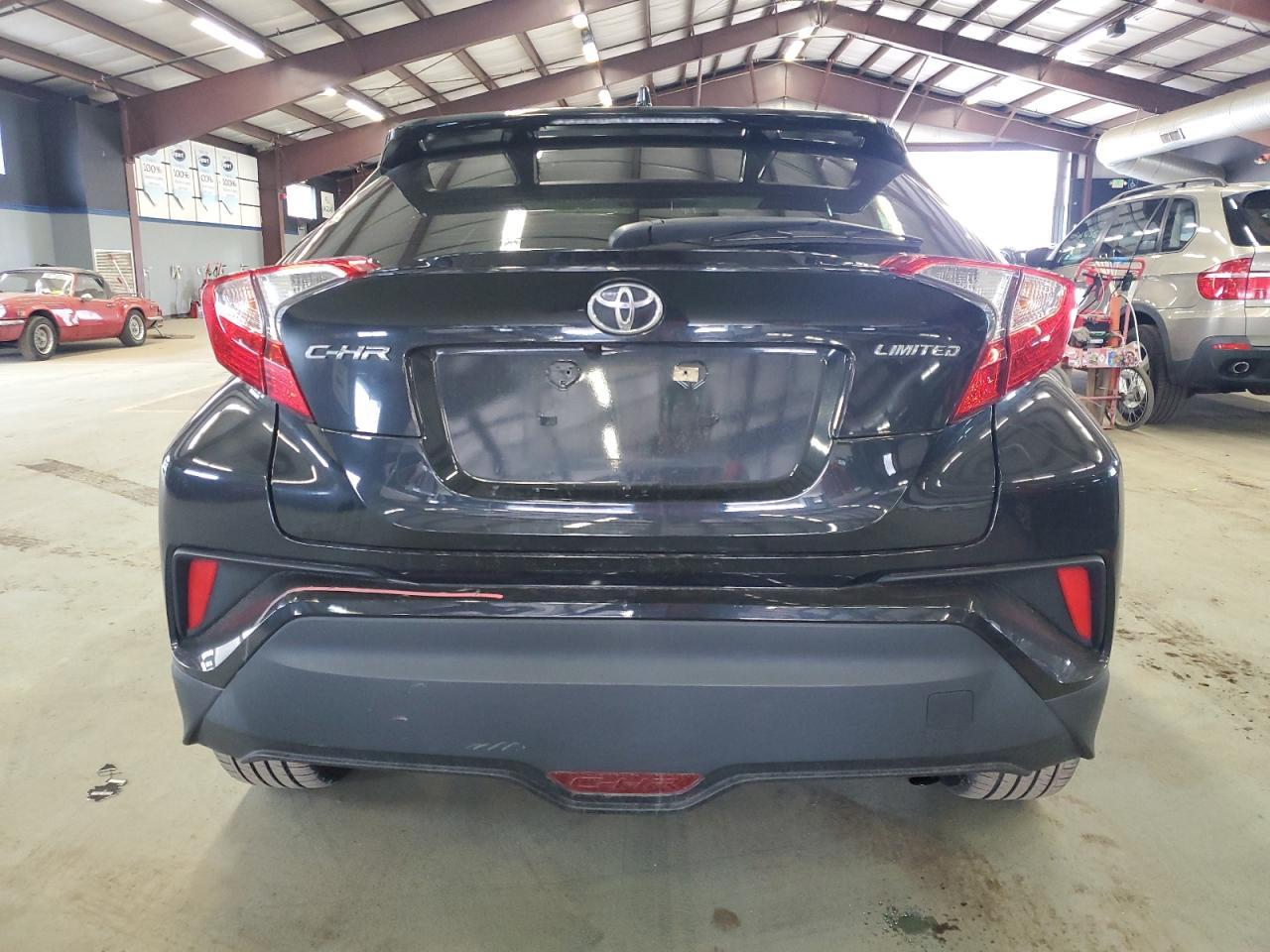 2021 TOYOTA C-HR XLE - Image 6