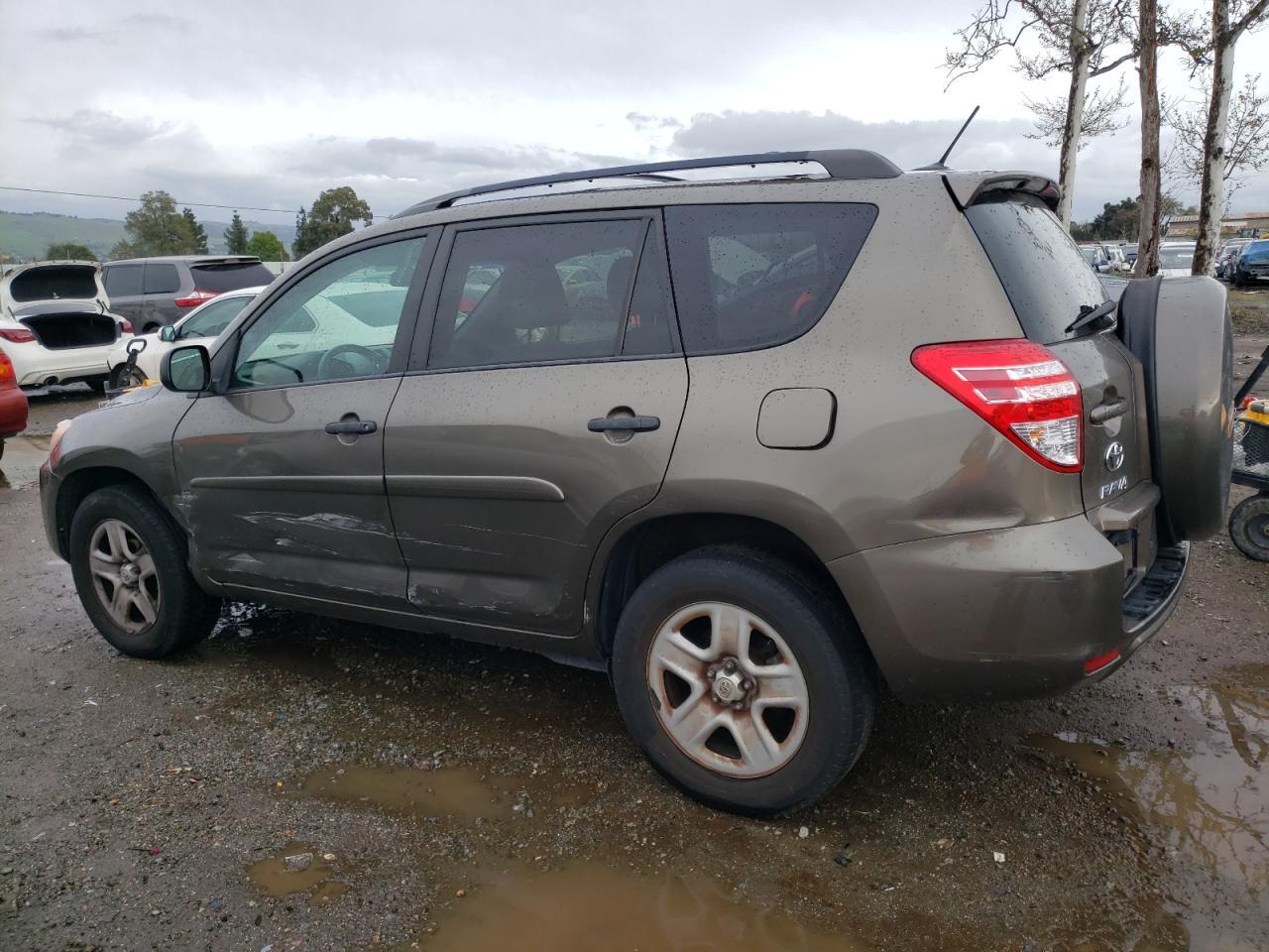 2011 TOYOTA RAV4 - Фото 2