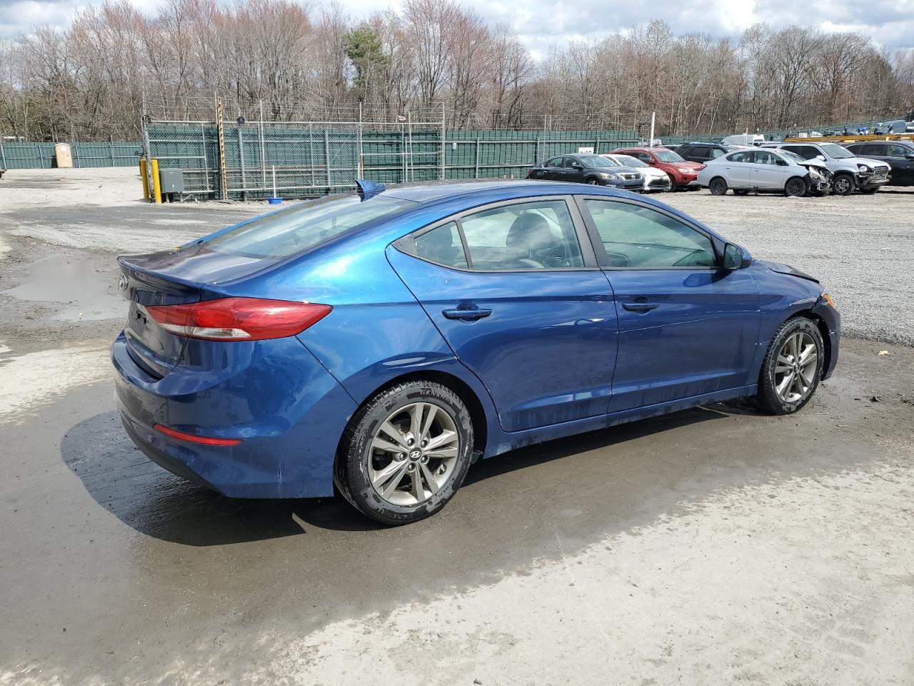 2018 HYUNDAI ELANTRA SE - Фото 3