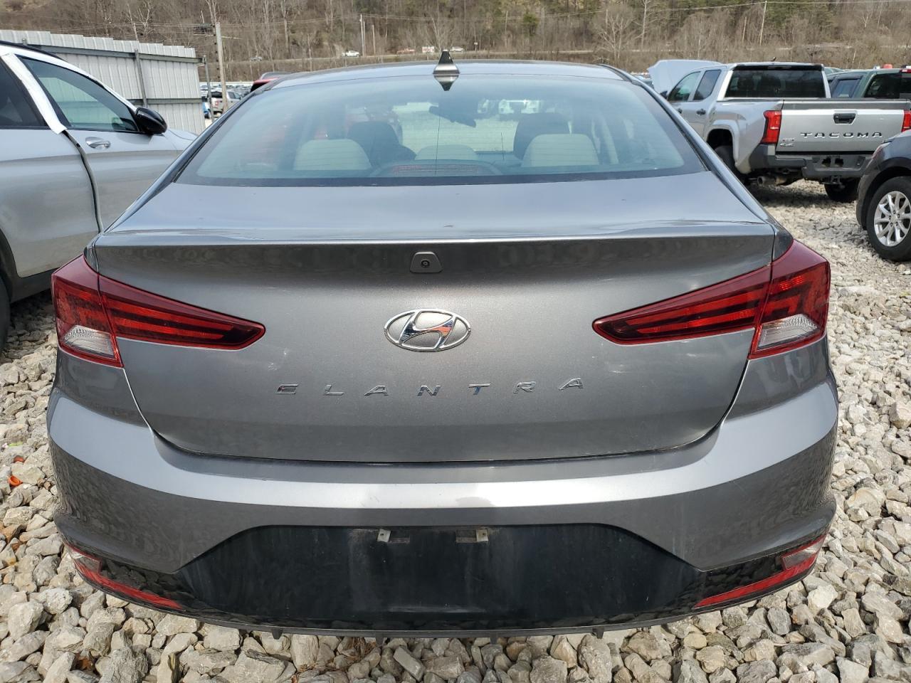 2019 HYUNDAI ELANTRA SE - Фото 6