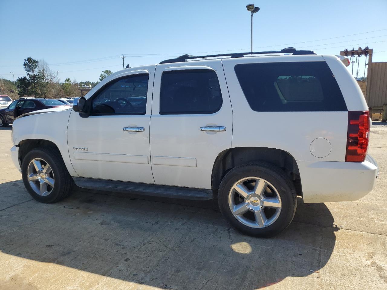 2011 CHEVROLET TAHOE K150 - Image 2
