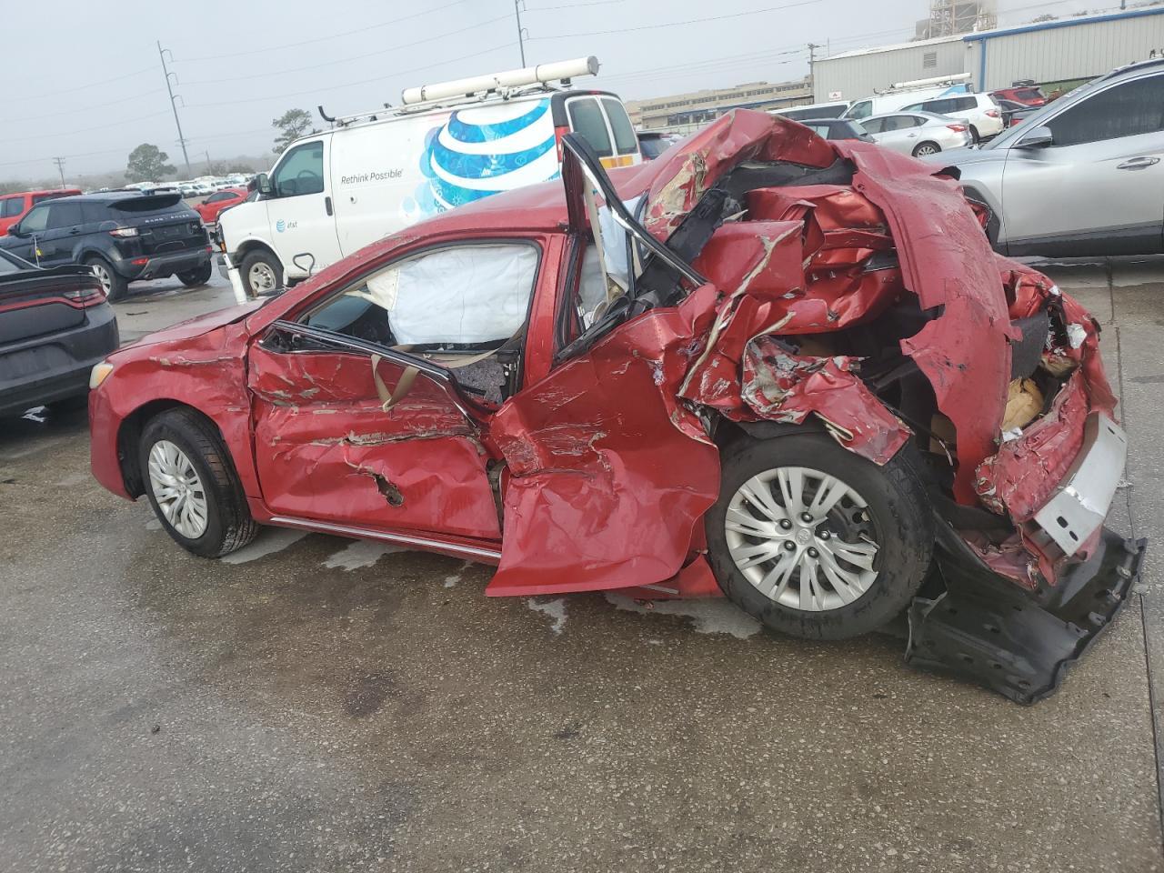2013 TOYOTA CAMRY L - Фото 2