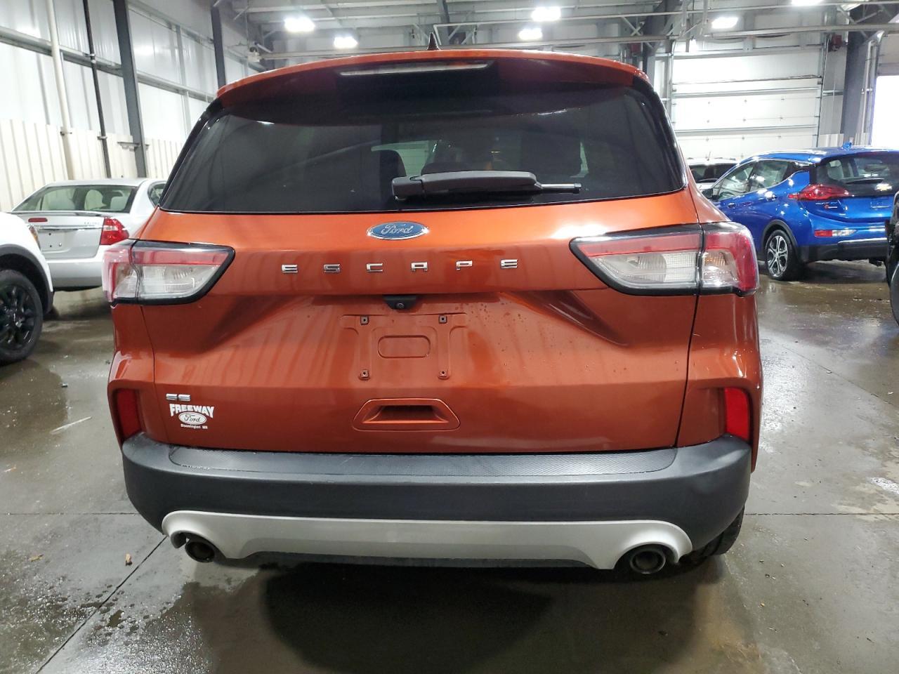 2020 FORD ESCAPE SE - Фото 6