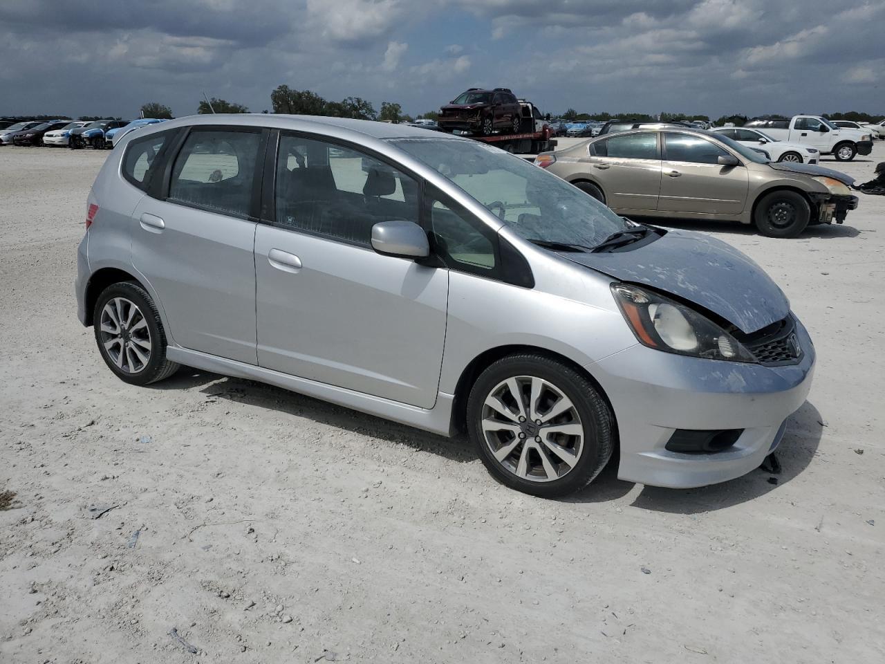2013 HONDA FIT SPORT - Фото 4