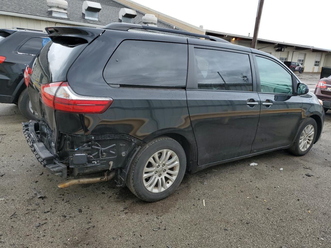 2015 TOYOTA SIENNA XLE - Фото 3