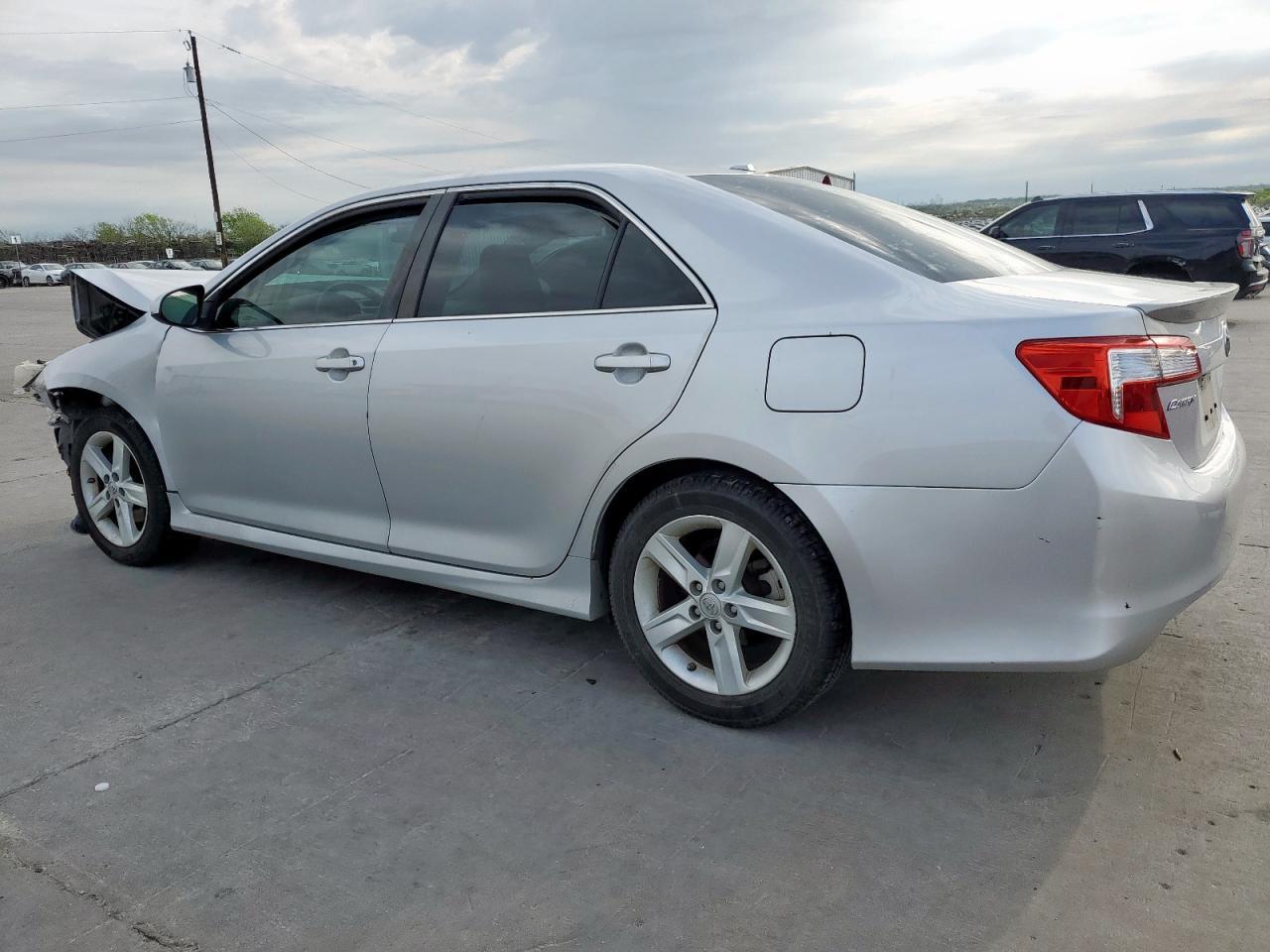 2014 TOYOTA CAMRY L - Фото 2