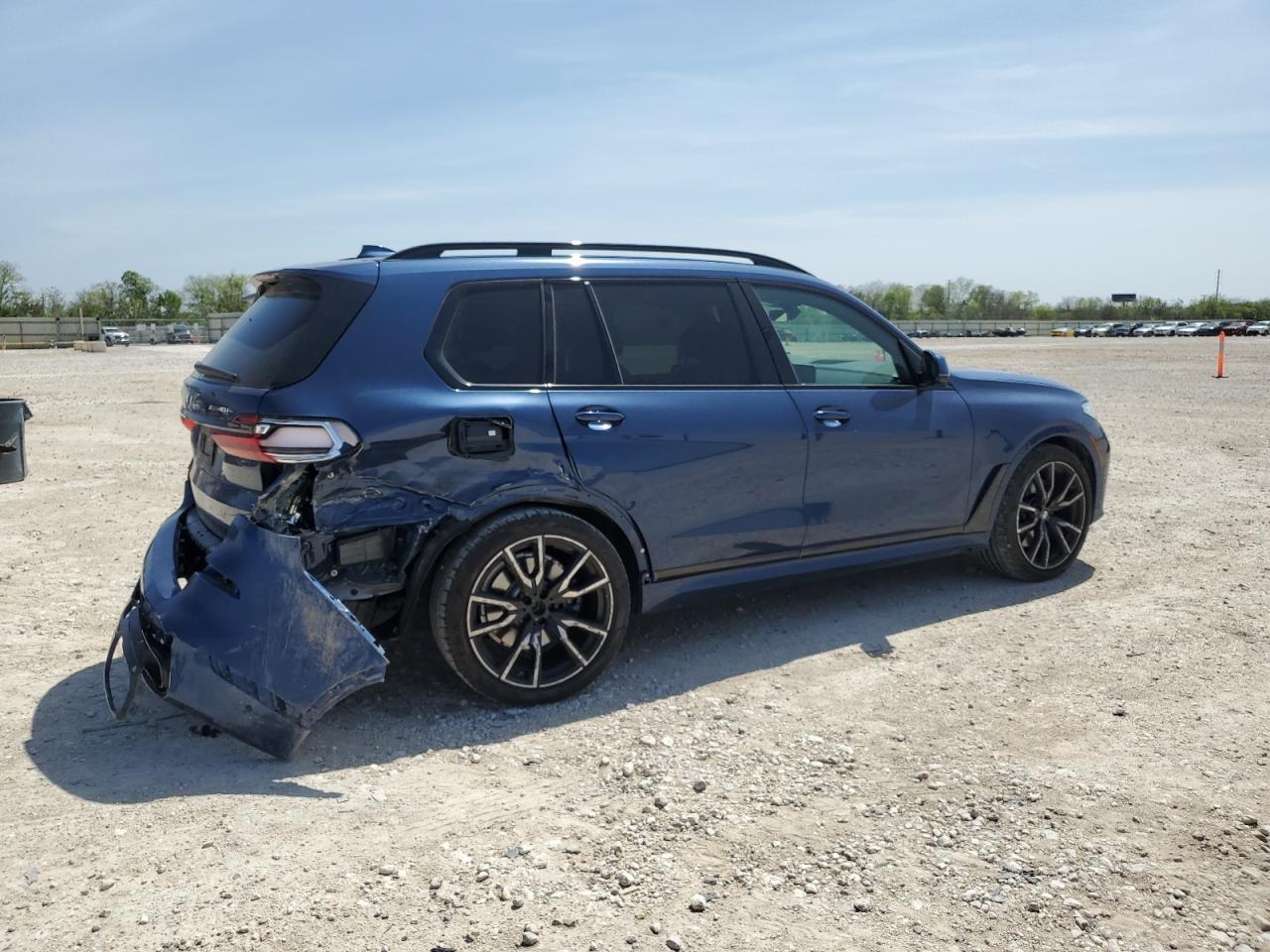 2021 BMW X7 XDRIVE4 - Image 3