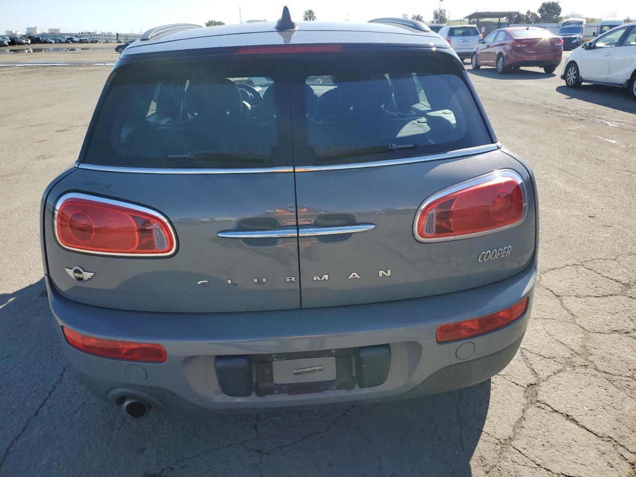 2017 MINI COOPER CLU - Image 6