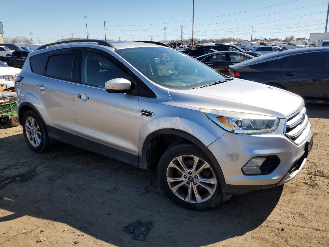 2017 FORD ESCAPE SE - Фото 4