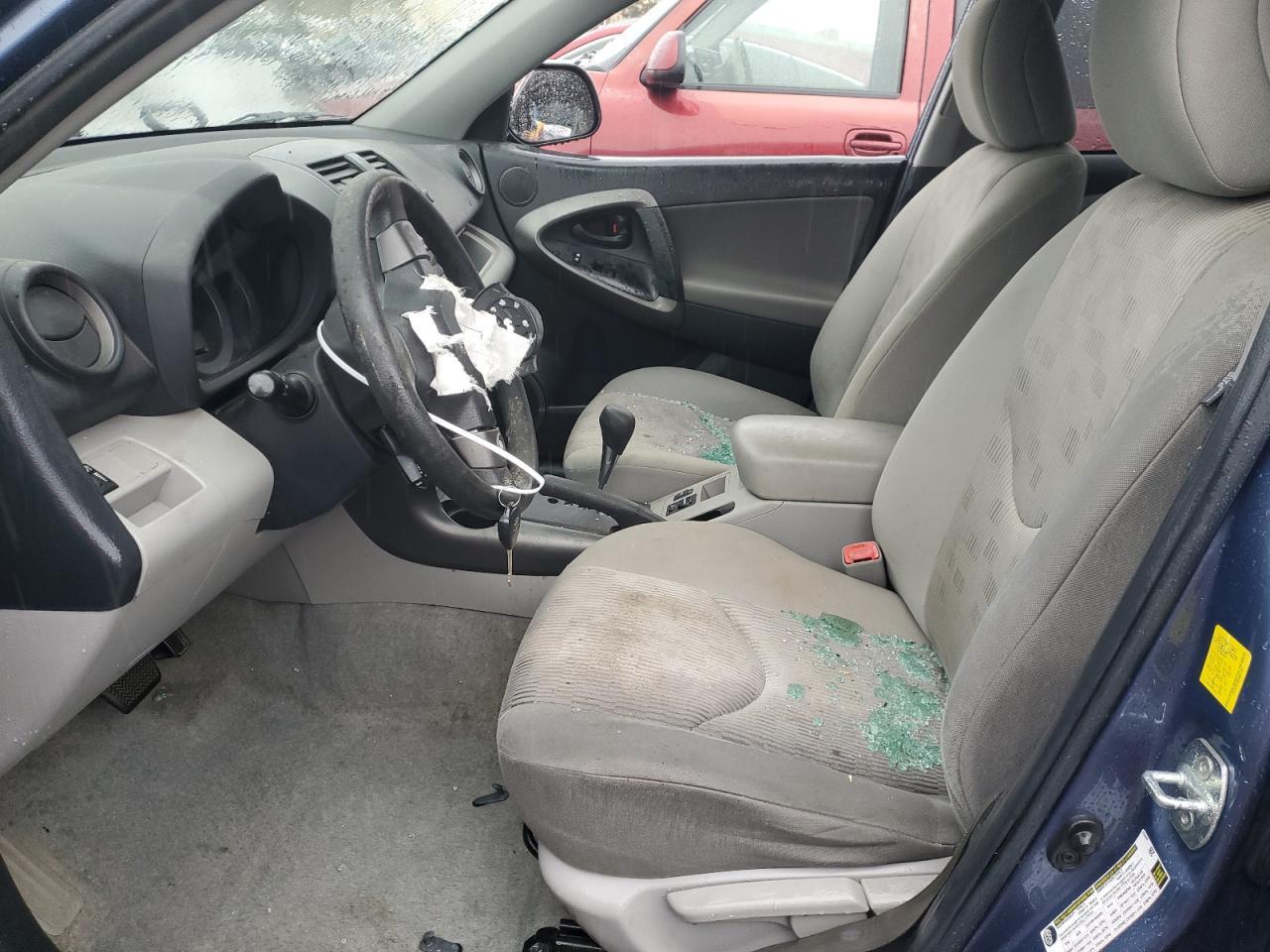 2011 TOYOTA RAV4 - Фото 7