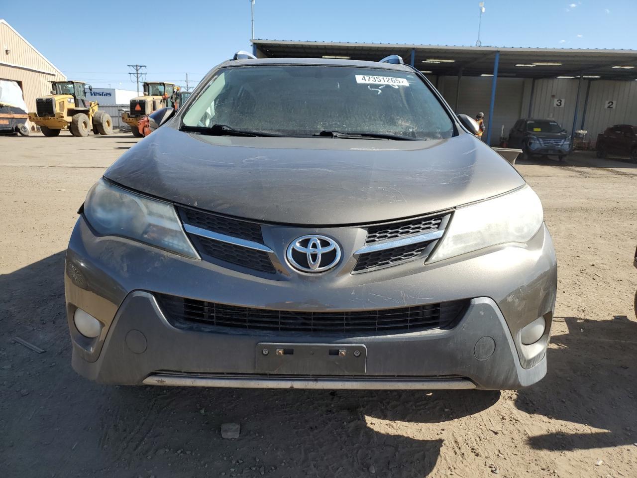 2015 TOYOTA RAV4 XLE - Image 5