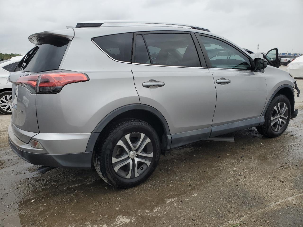 2016 TOYOTA RAV4 LE - Image 3