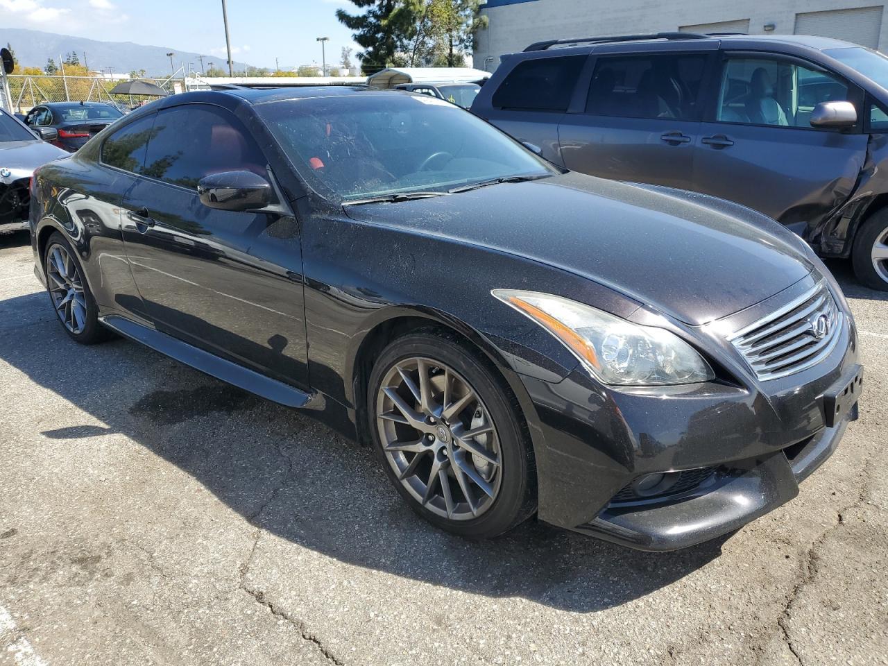 2011 INFINITI G37 BASE - Image 4