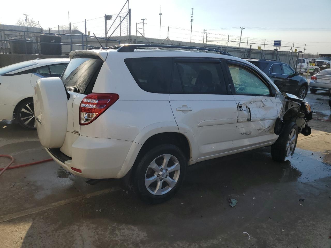2011 TOYOTA RAV4 LIMIT - Фото 3