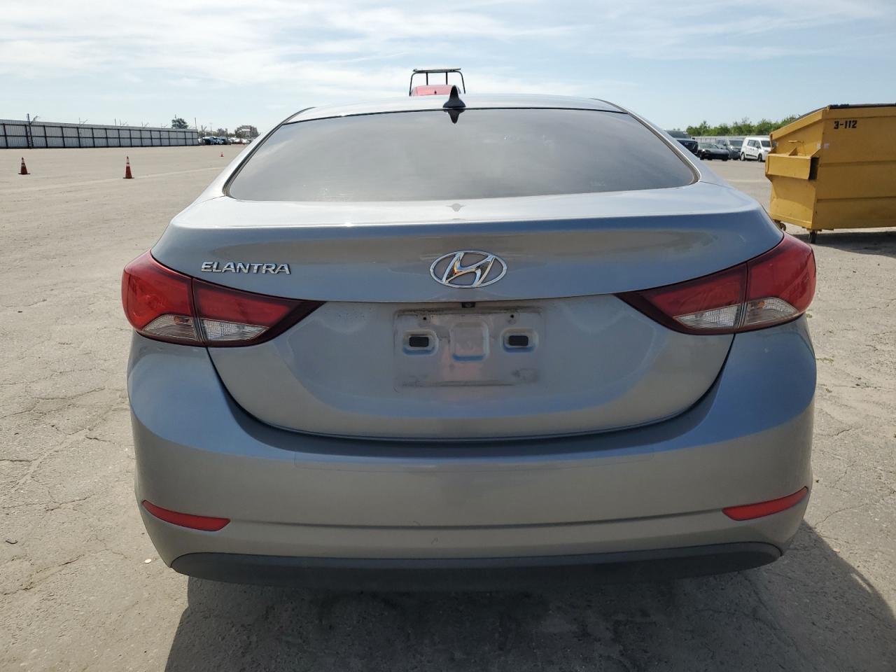 2015 HYUNDAI ELANTRA SE - Image 6