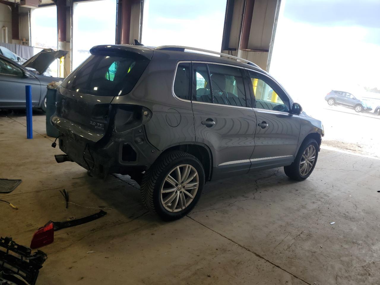 2015 VOLKSWAGEN TIGUAN S - Фото 3