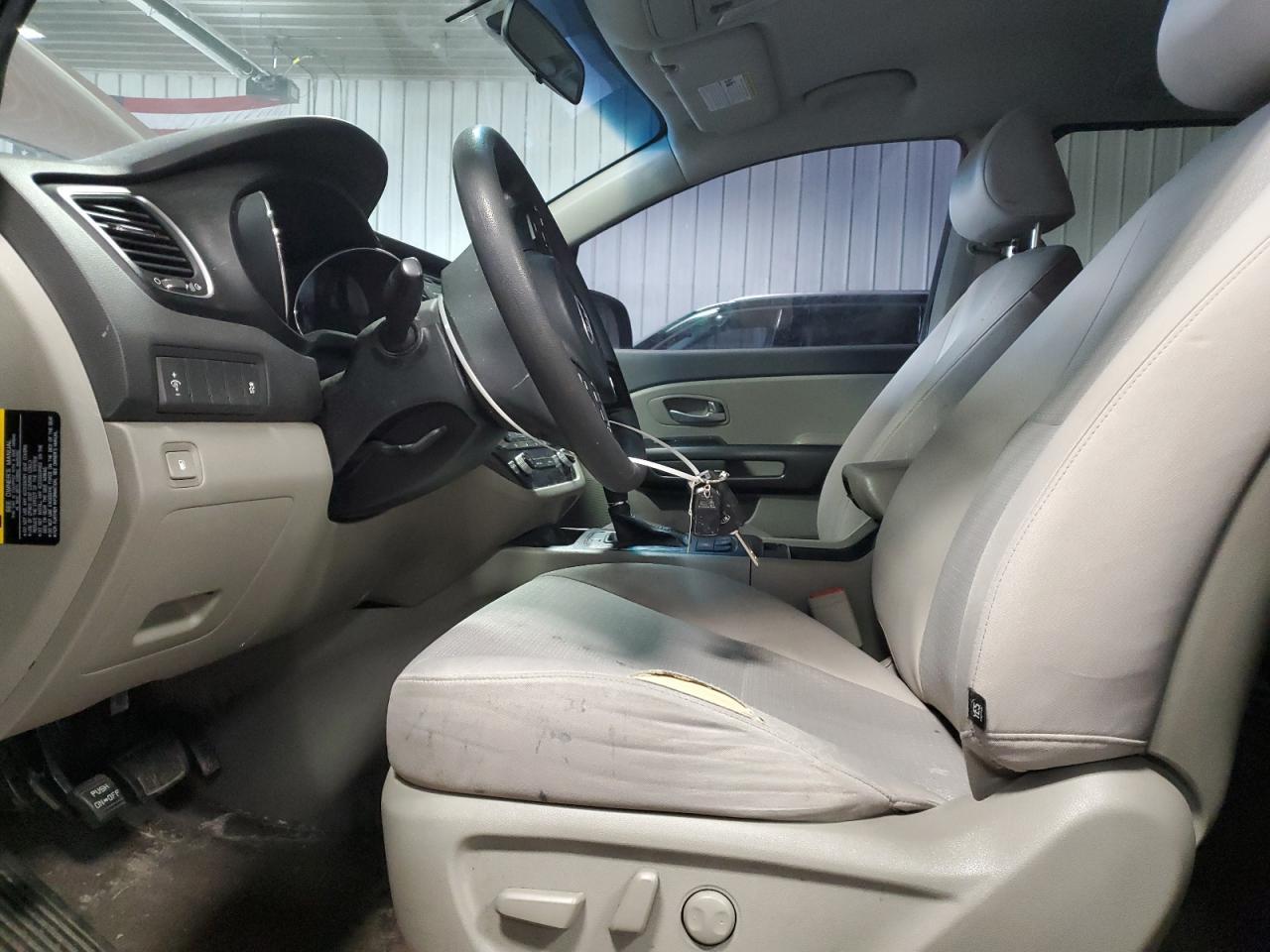 2016 KIA SEDONA LX - Image 7