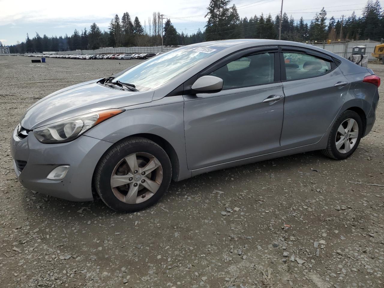 2013 HYUNDAI ELANTRA GL