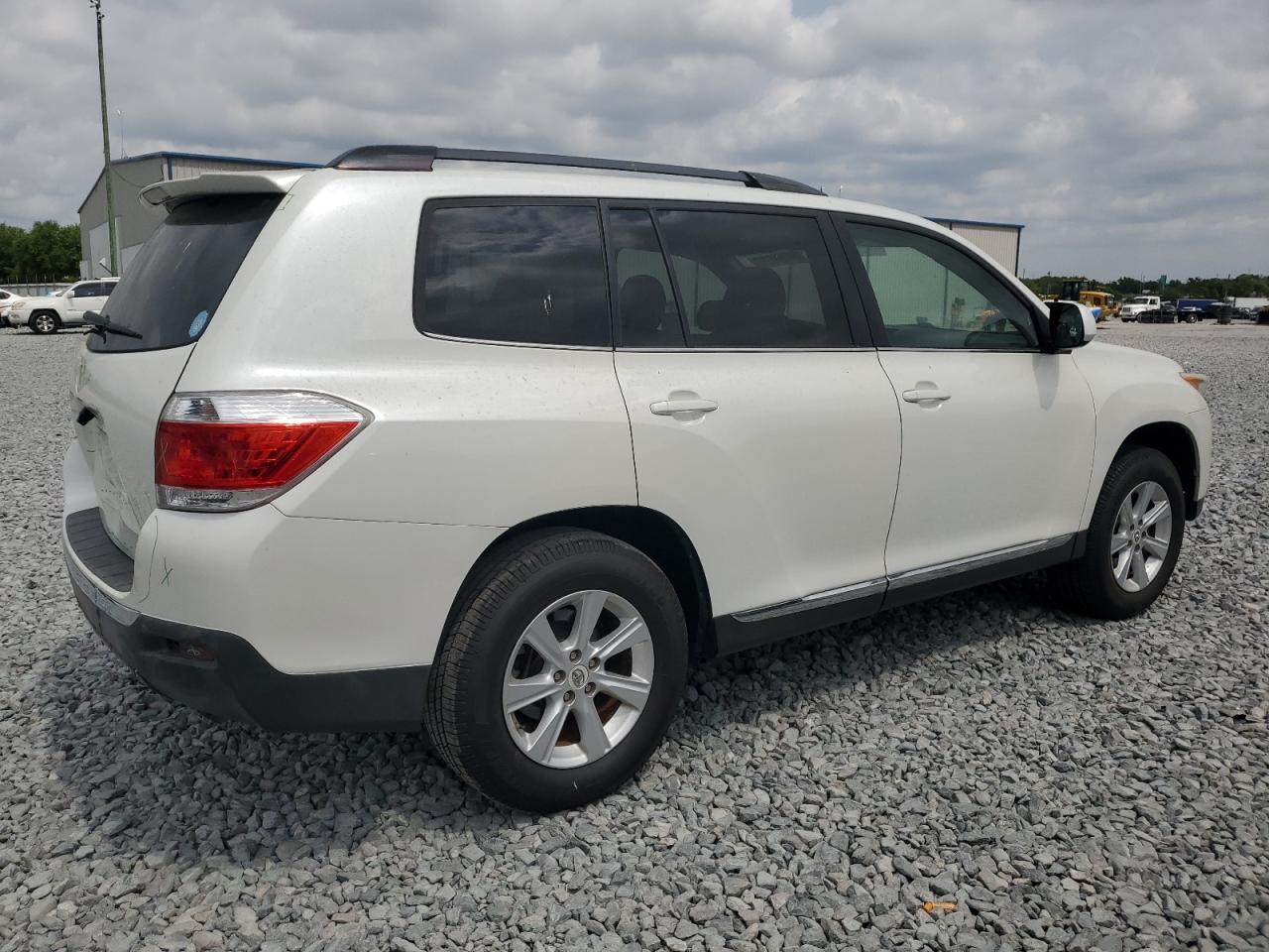 2011 TOYOTA HIGHLANDER - Image 3