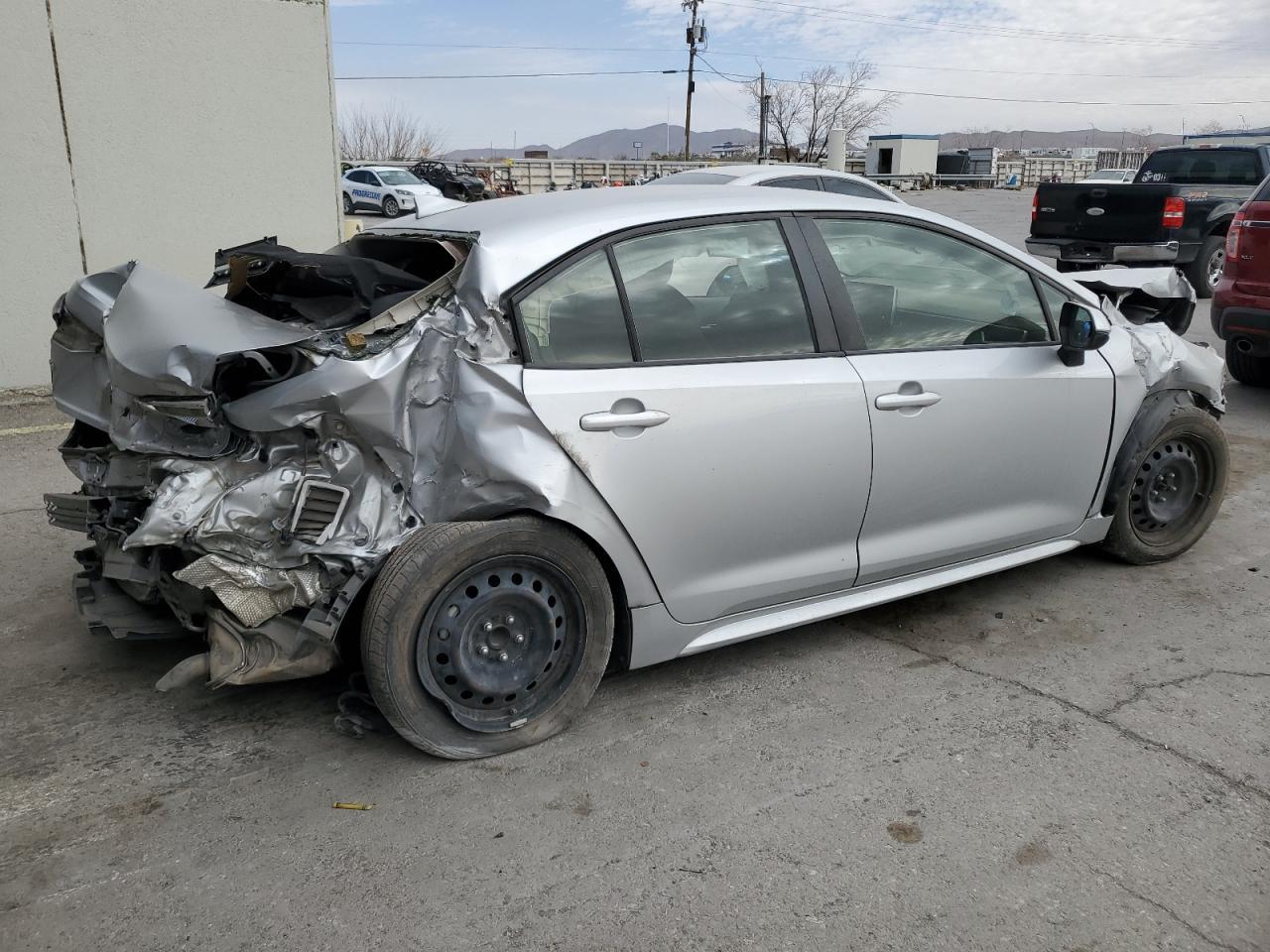 2020 TOYOTA COROLLA LE - Фото 3