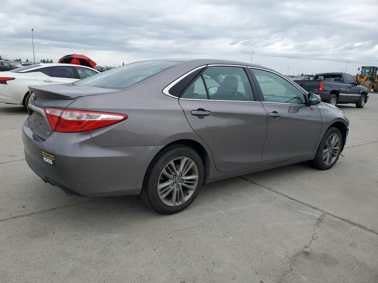 2017 TOYOTA CAMRY LE - Фото 3