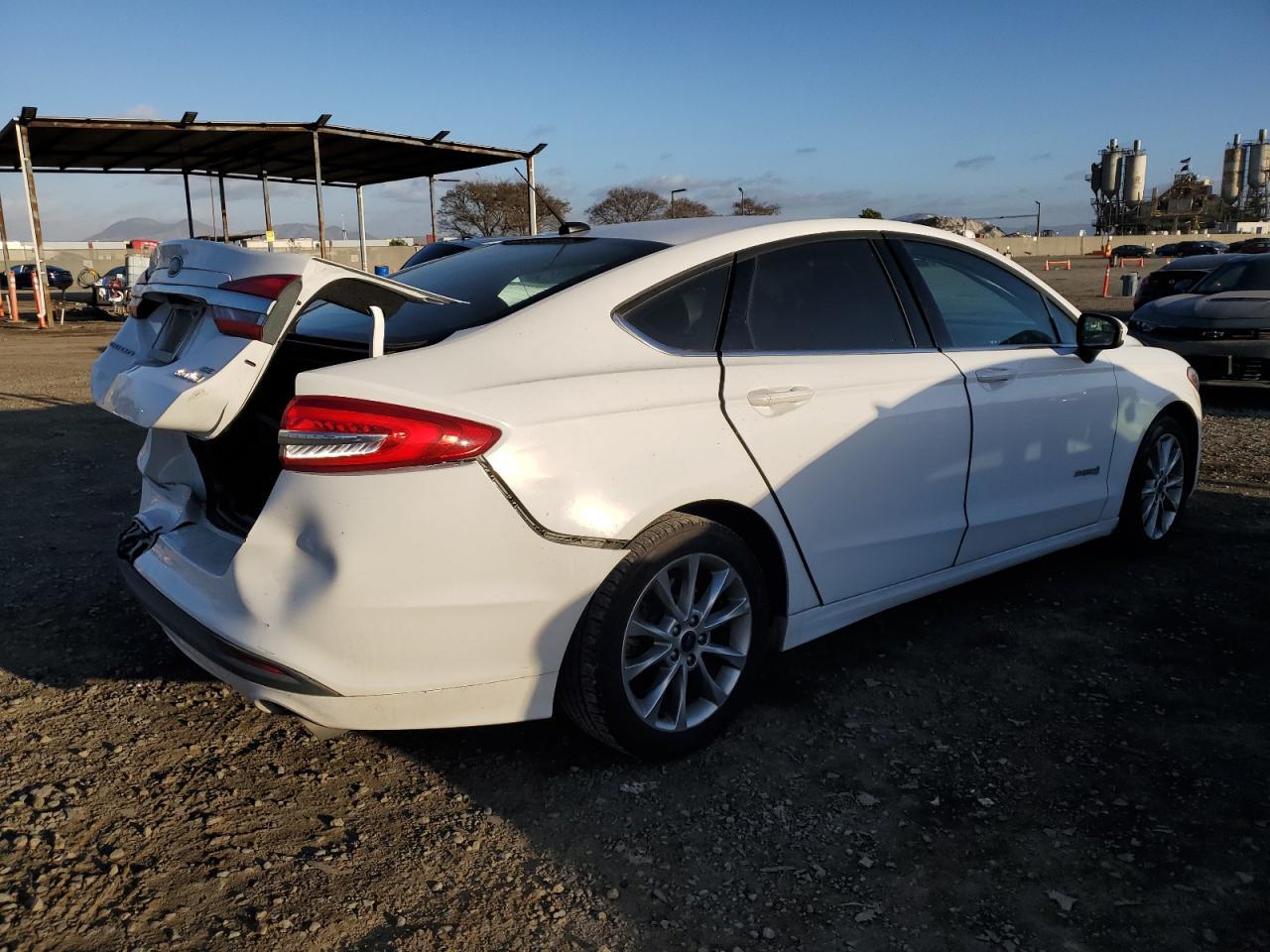 2017 FORD FUSION SE - Image 3
