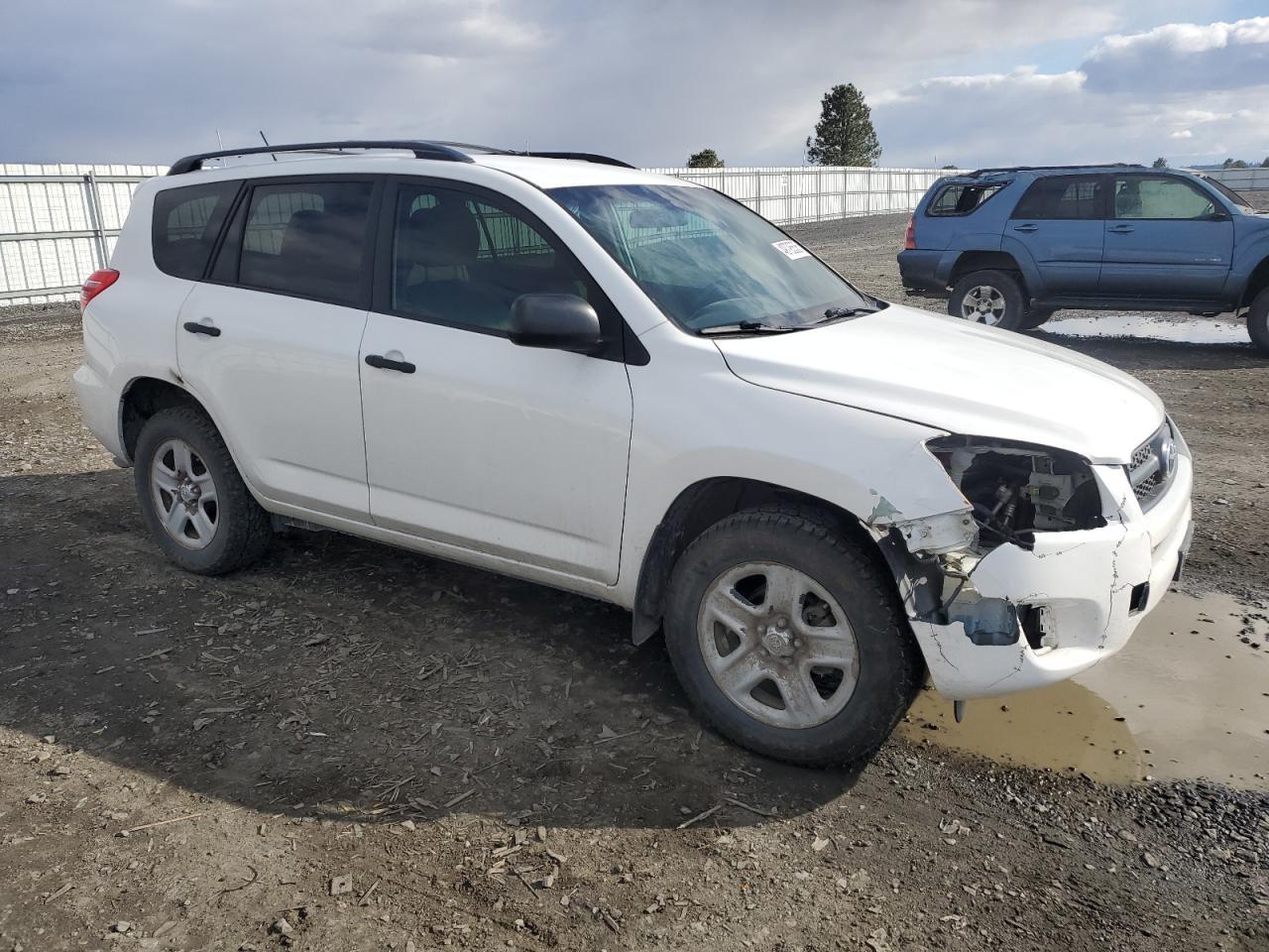 2011 TOYOTA RAV4 - Фото 4
