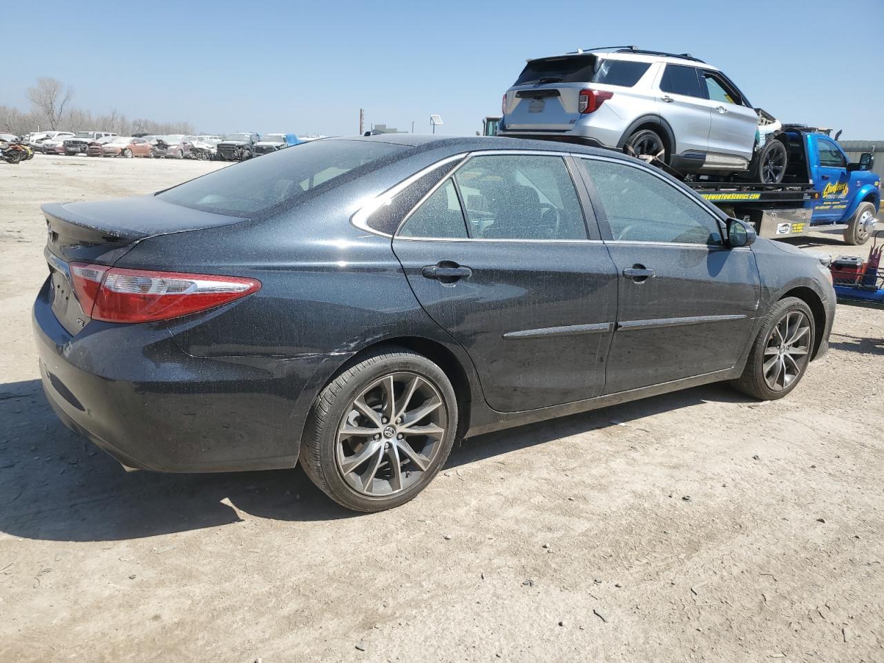 2016 TOYOTA CAMRY LE - Фото 3