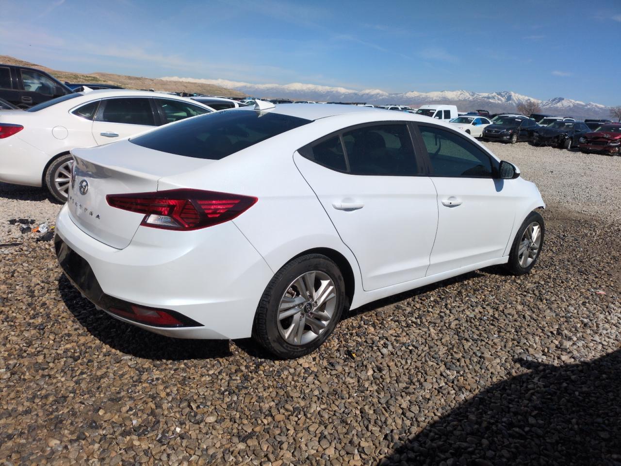 2019 HYUNDAI ELANTRA SE - Фото 3