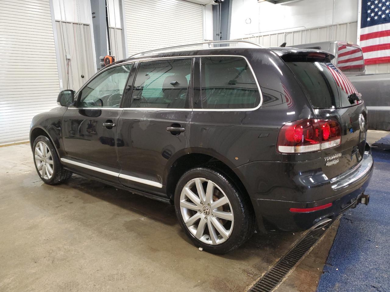 2010 VOLKSWAGEN TOUAREG TD - Image 2