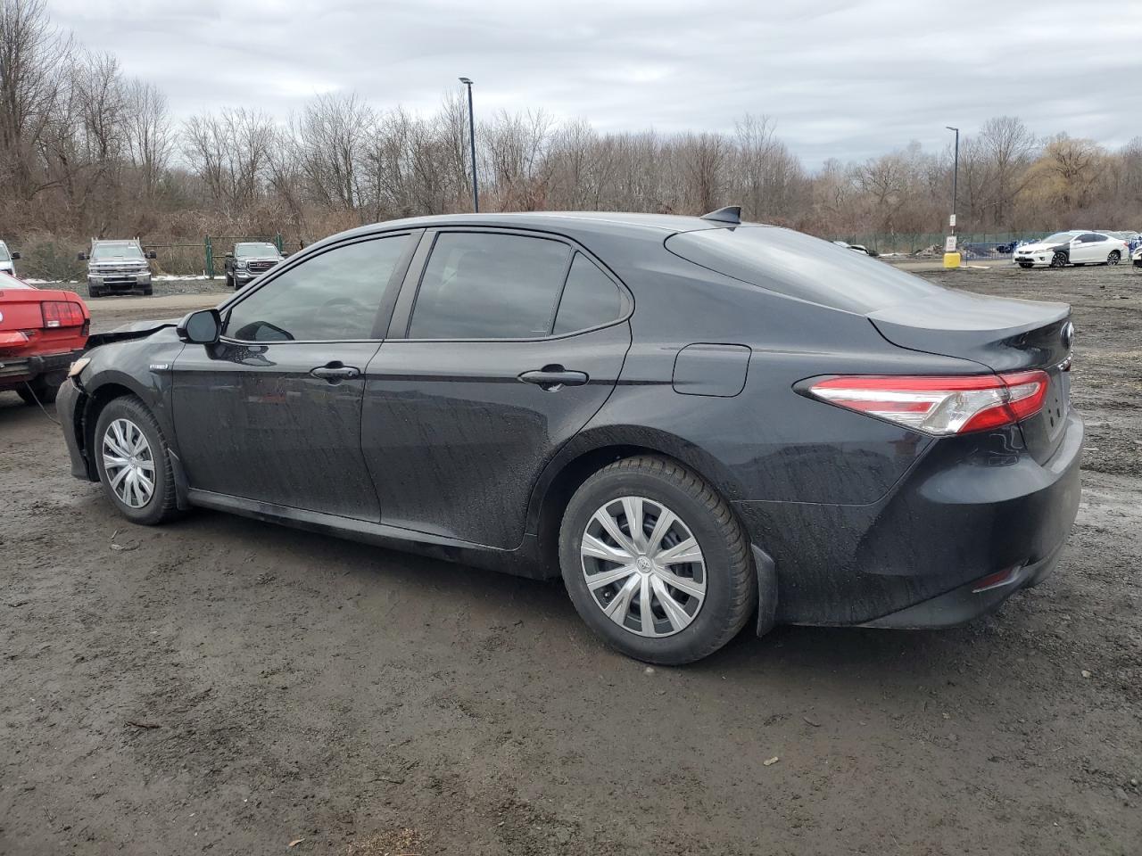 2019 TOYOTA CAMRY LE - Image 2
