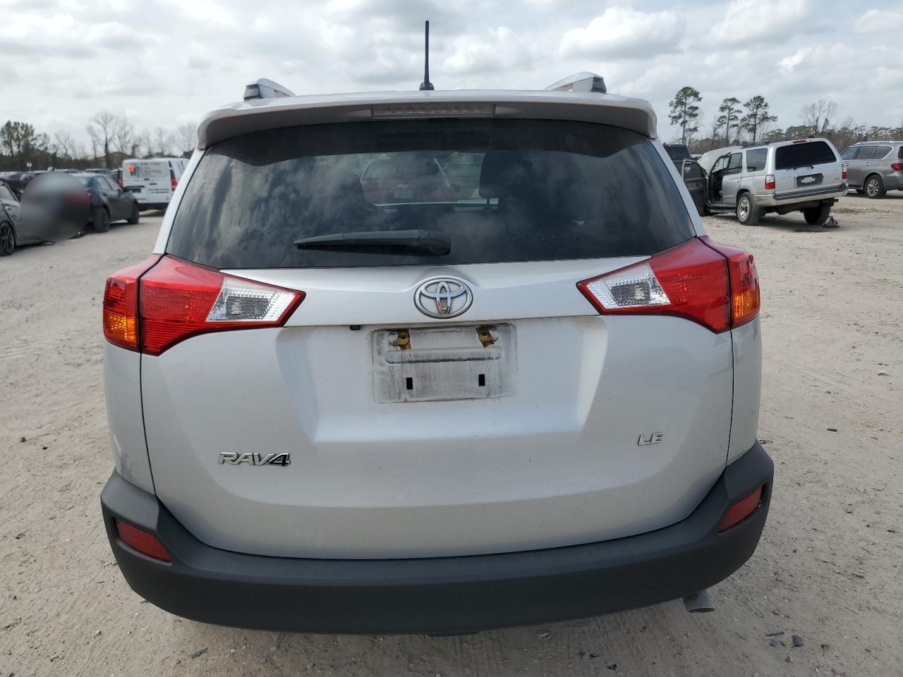 2015 TOYOTA RAV4 LE - Image 6