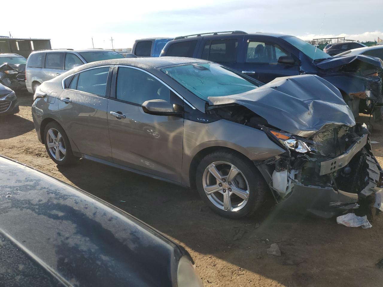 2017 CHEVROLET VOLT LT - Image 4